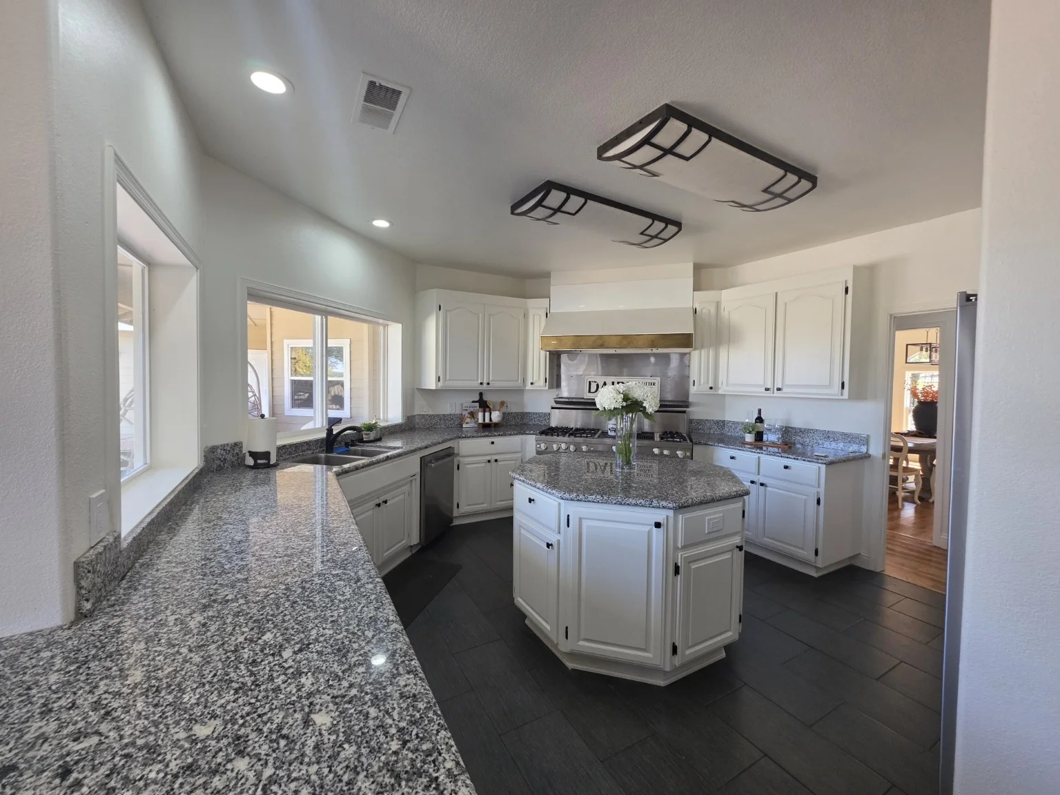 Kitchen & trim — Cityscape Painting project collection