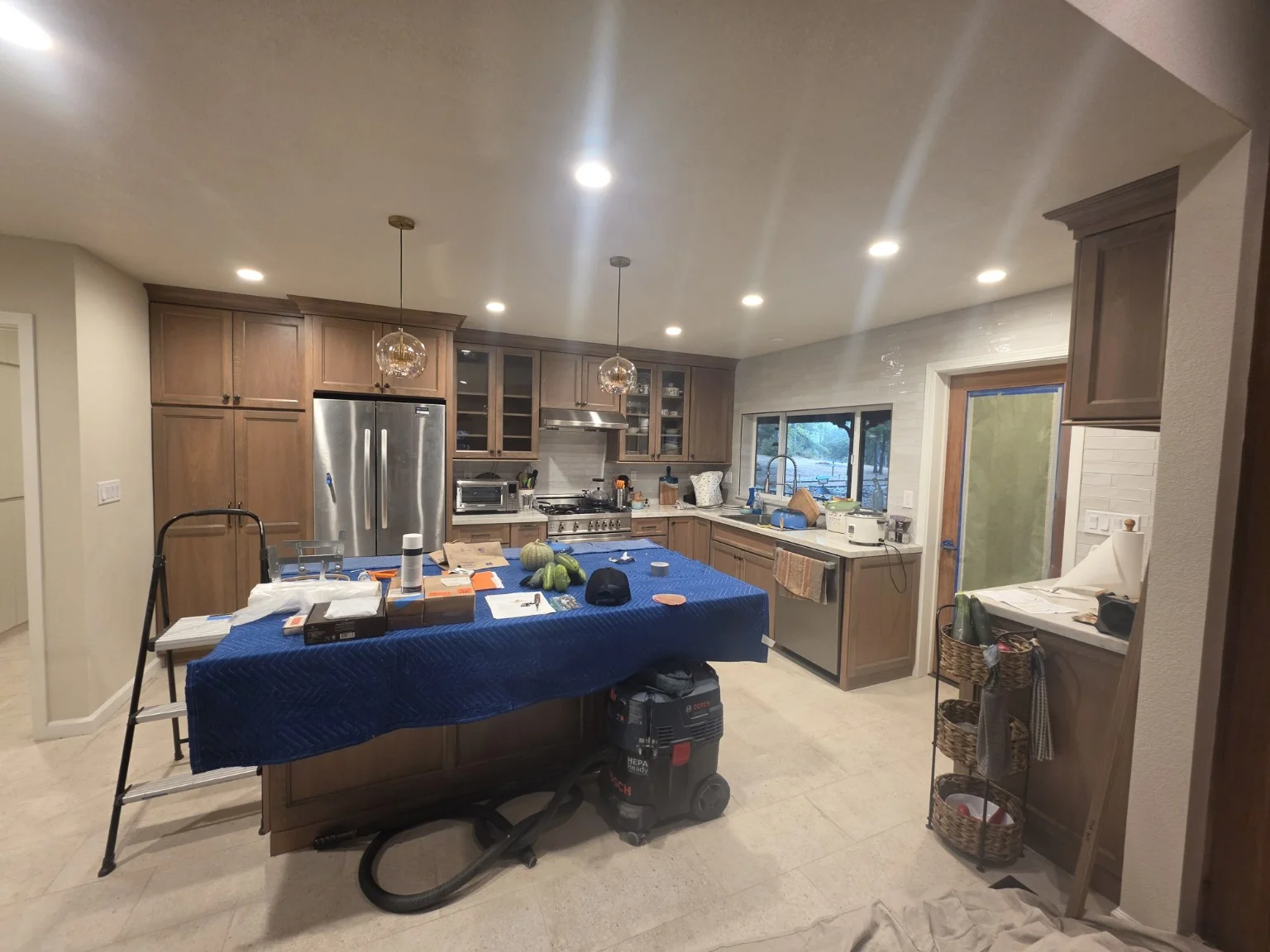 Kitchen walls & ceiling — Cityscape Painting project collection